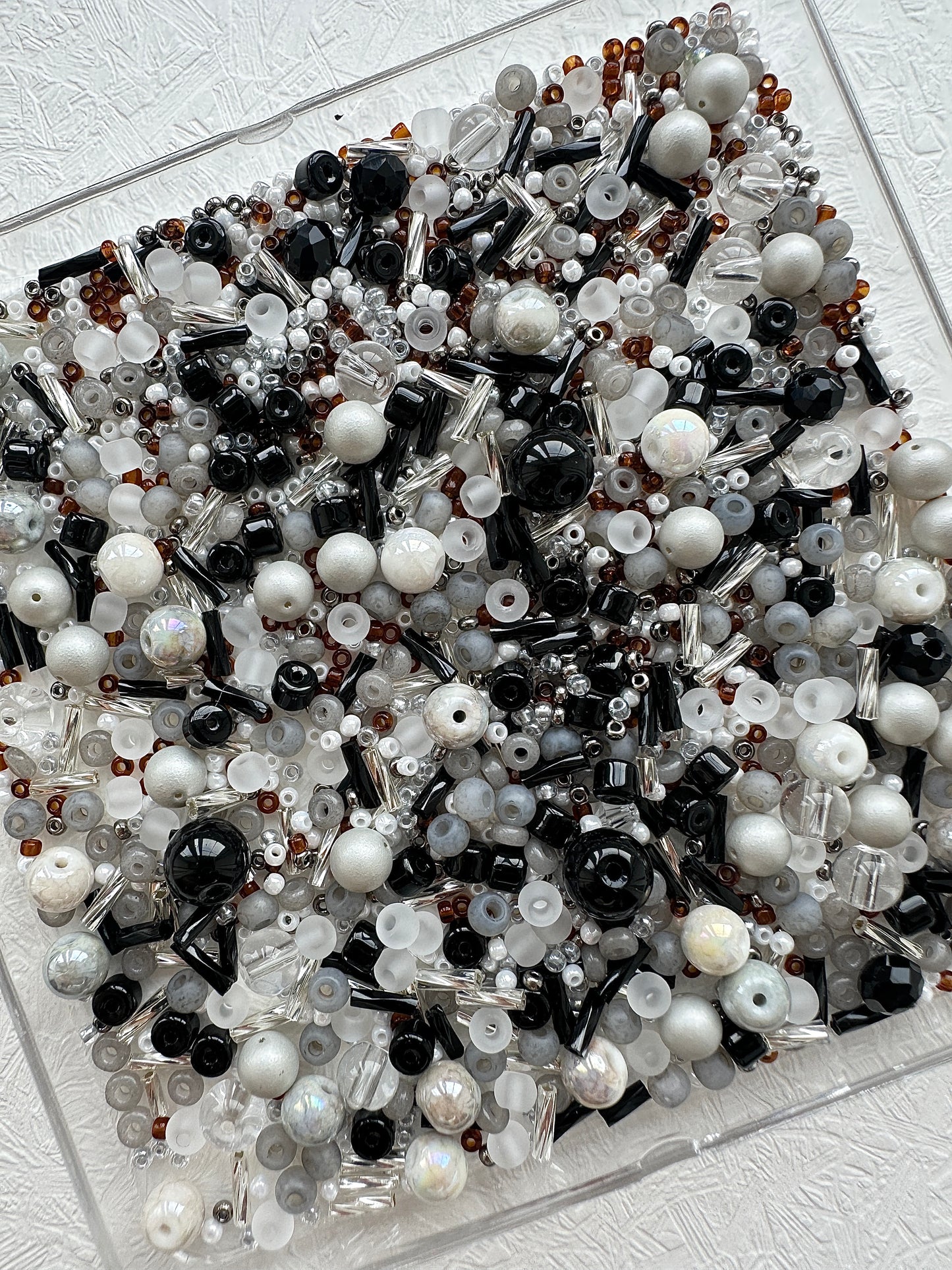 Clearance/mixed bead soup 50g/black and grey