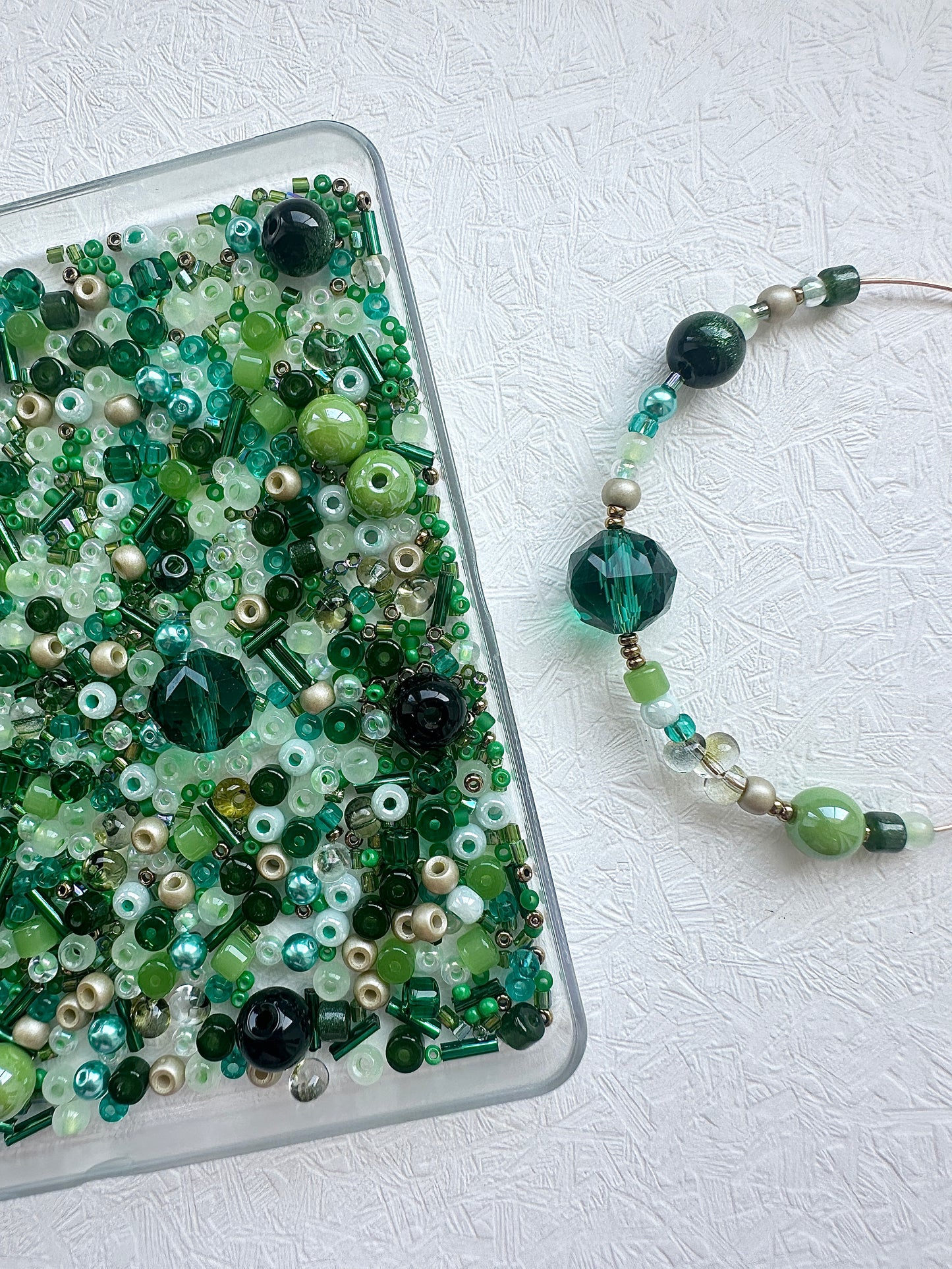 Mixed bead soup 50g/dark green