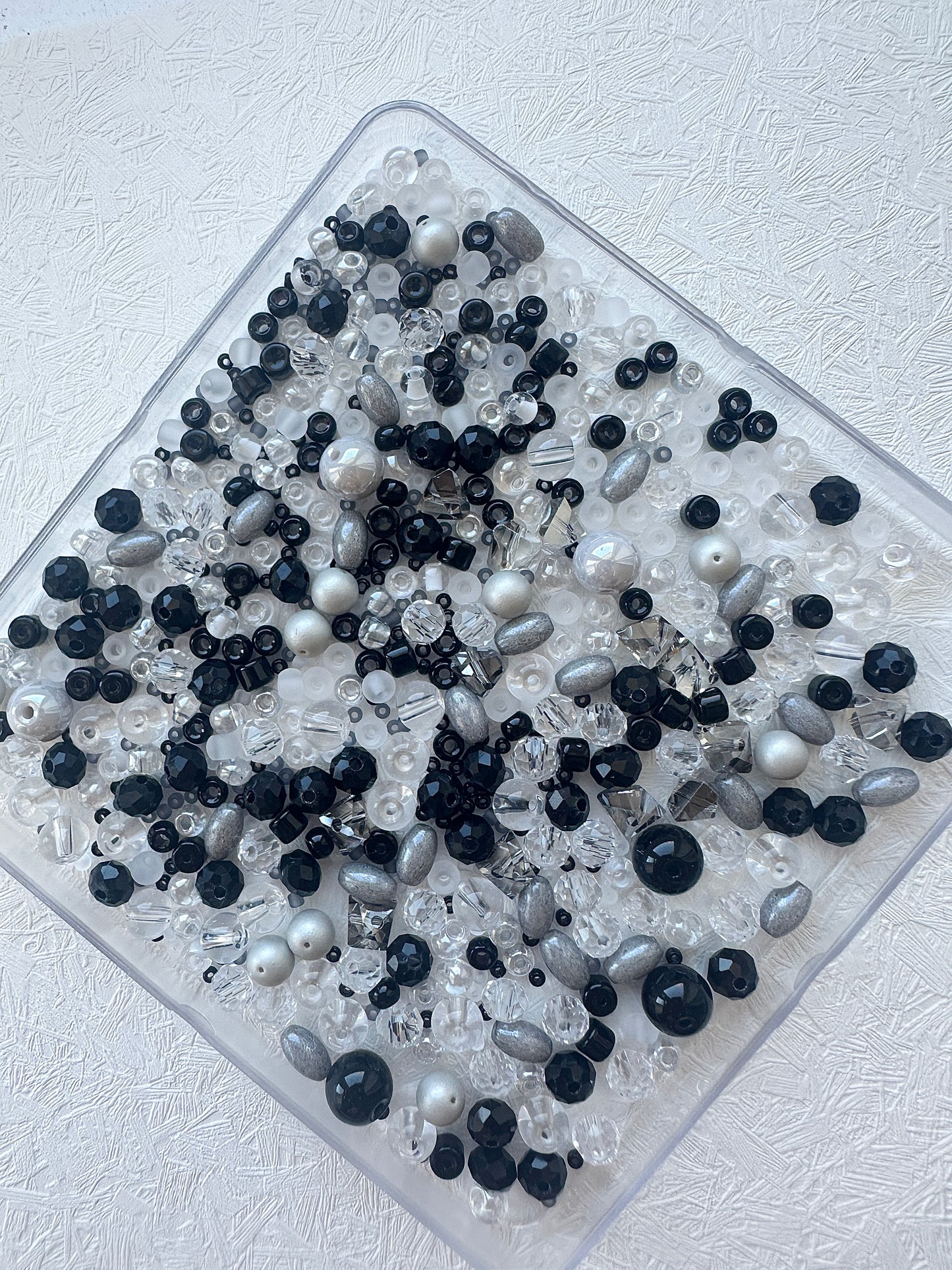 Clearance/mixed bead soup 50g/black and grey