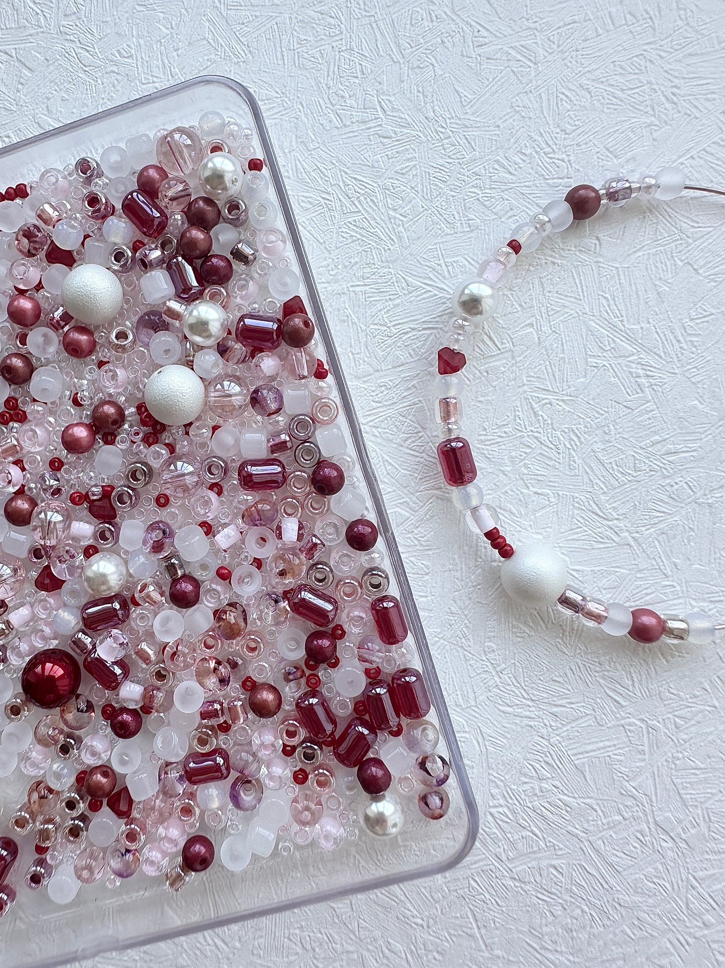 Beads mix 50g/mixed bead soup/red and white/assorted beads for crafting