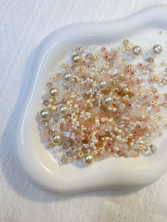 Champagne Cream 50/100g Mixed Beads