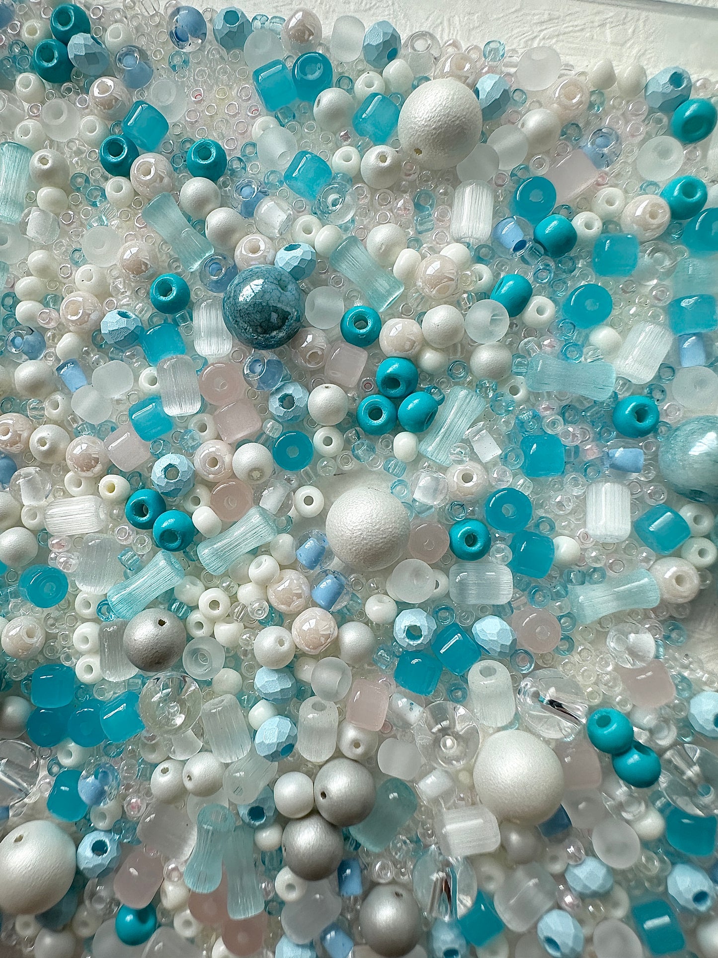 Beads Mixes 50g - White/Blue/Pink