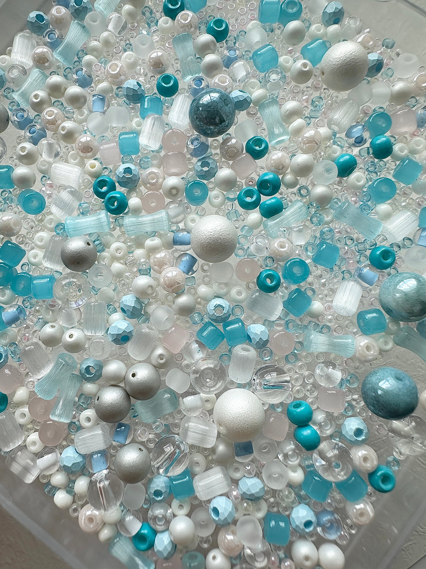 Beads Mixes 50g - White/Blue/Pink